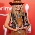 Lainey Wilson grande gagnante des CMT Awards 2025