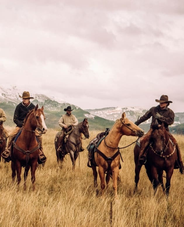 [Flashback] Les hommes du ranche partent à la recherche d'Evelyn Dutton (Gretchen Mol)